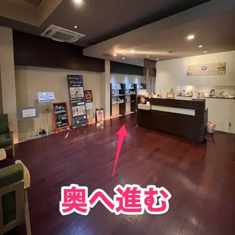 ラフラ感のロビーです。自由に出入りできますのでご安心ください。